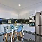 Century House With Private Pool By Madeira