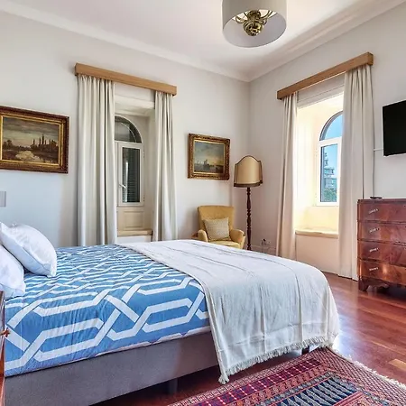 Century House With Private Pool By Madeira