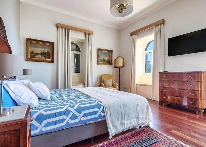 Century House With Private Pool By Madeira